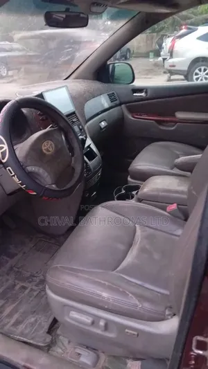 Toyota Sienna 2005 Red