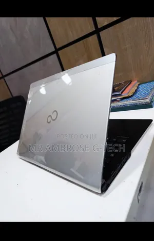 Laptop Fujitsu Lifebook S762 8GB Intel Core i3 SSD 128GB