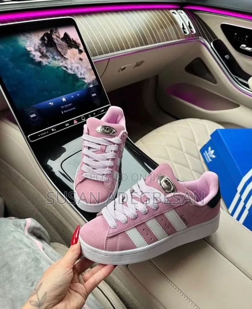 Adidas Sneakers