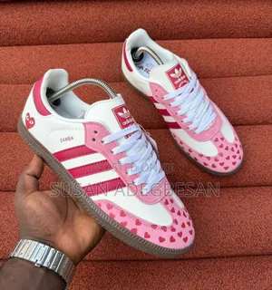 Adidas Sneakers