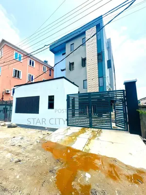 2bdrm Apartment in Surulere Lagos, Western Avenue for sale
