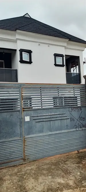 2bdrm Block of Flats in University View, Off Lekki-Epe Expressway