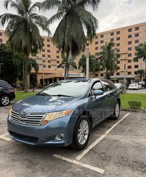 Toyota Venza LE 2010