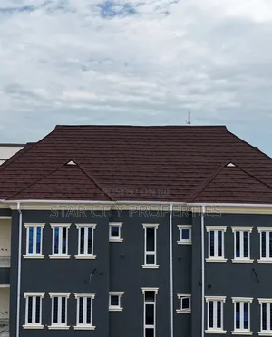 5bdrm Apartment in Ikeja Lagos, Opebi for sale