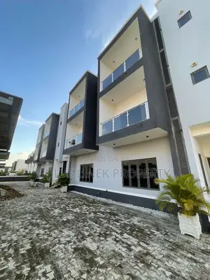 4bdrm Townhouse/Terrace in Jahi for sale