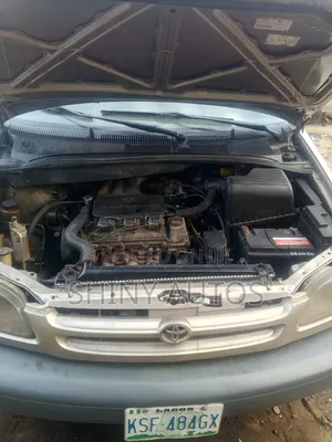 Toyota Sienna 1999 Gold