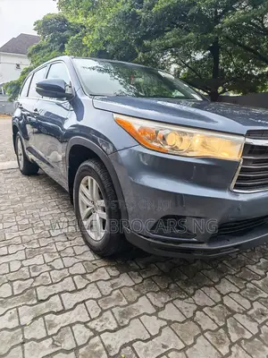 Toyota Highlander 2015 Blue
