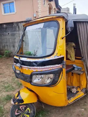 TVS King Deluxe Plus iTouch Start 2023 Yellow