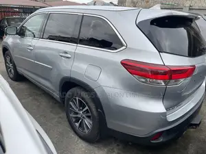 Toyota Highlander 2017 Silver