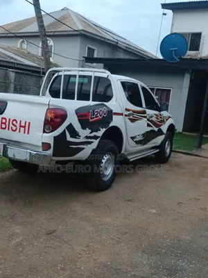 Mitsubishi L200 Double Cab 2.5 136hp 4WD 2014 White