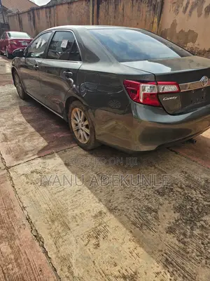 Toyota Camry 2012