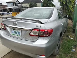Toyota Corolla 2011 Silver