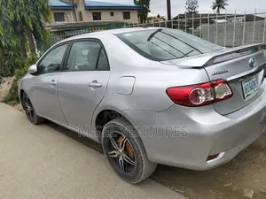 Toyota Corolla 2011 Silver