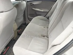 Toyota Corolla 2011 Silver