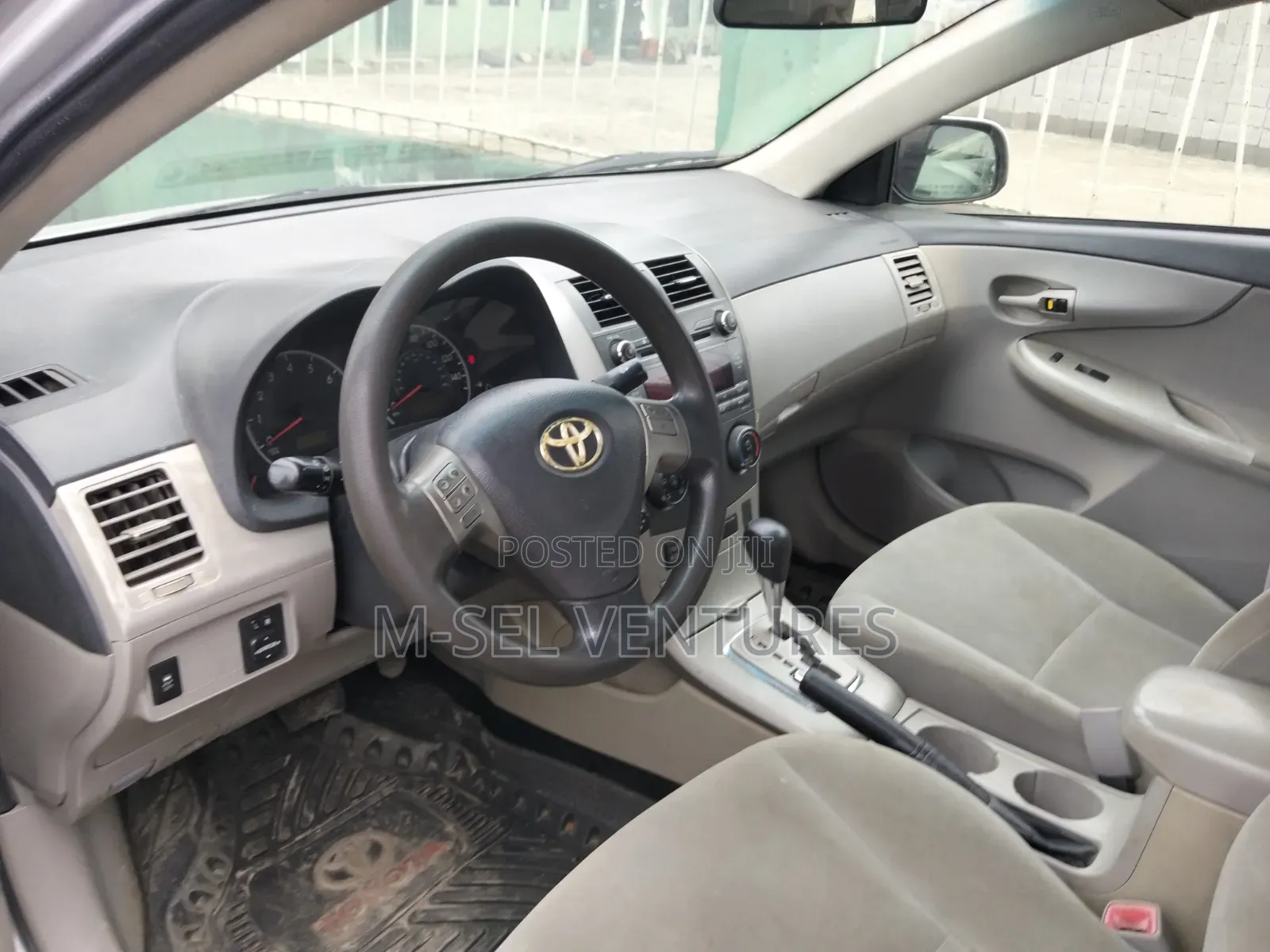 Toyota Corolla 2011 Silver