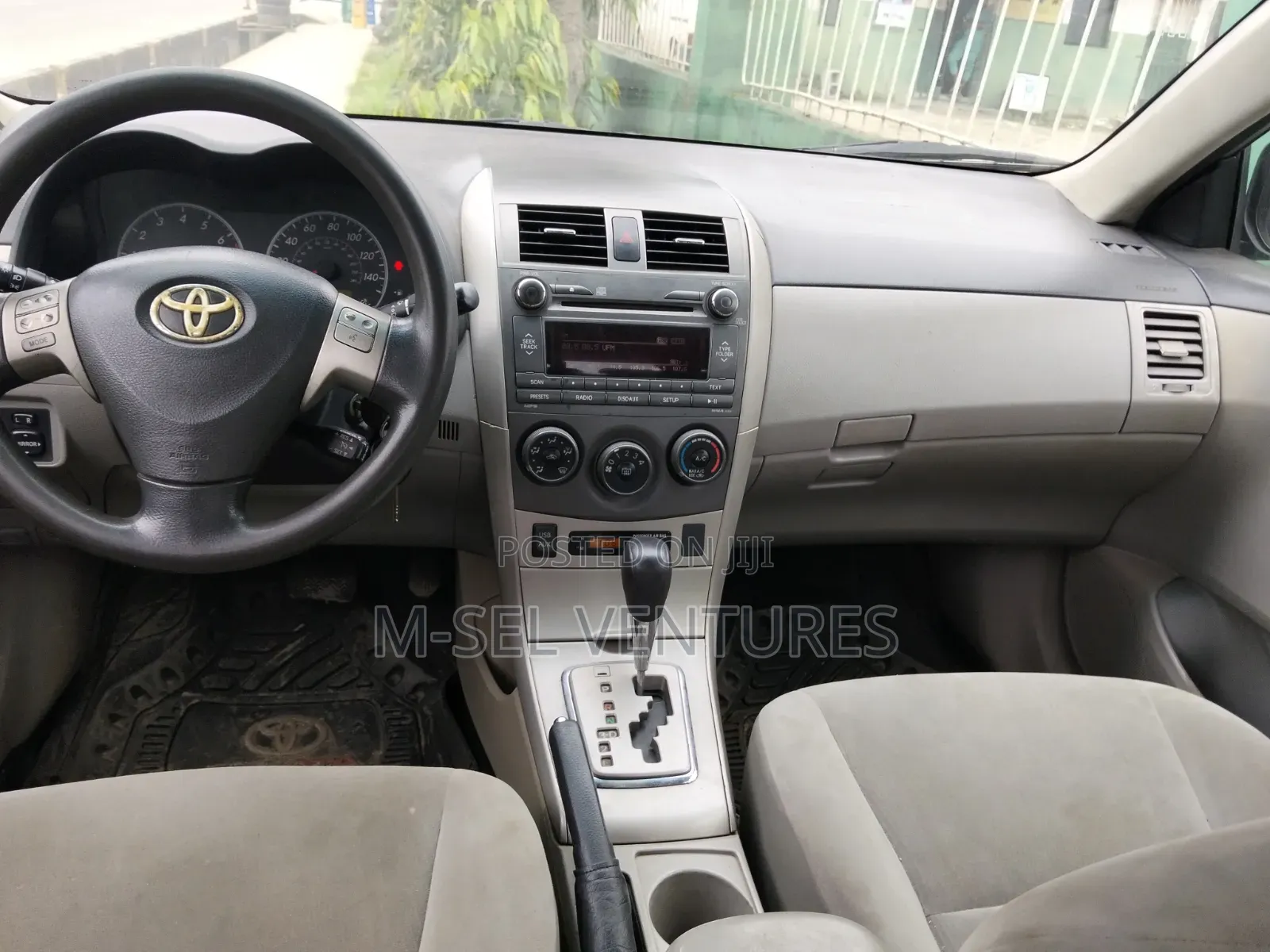 Toyota Corolla 2011 Silver