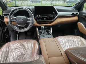 Toyota Highlander 2024 Black