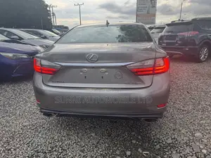 Lexus ES 2017 Gray