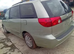 Toyota Sienna LE AWD 2005 Green