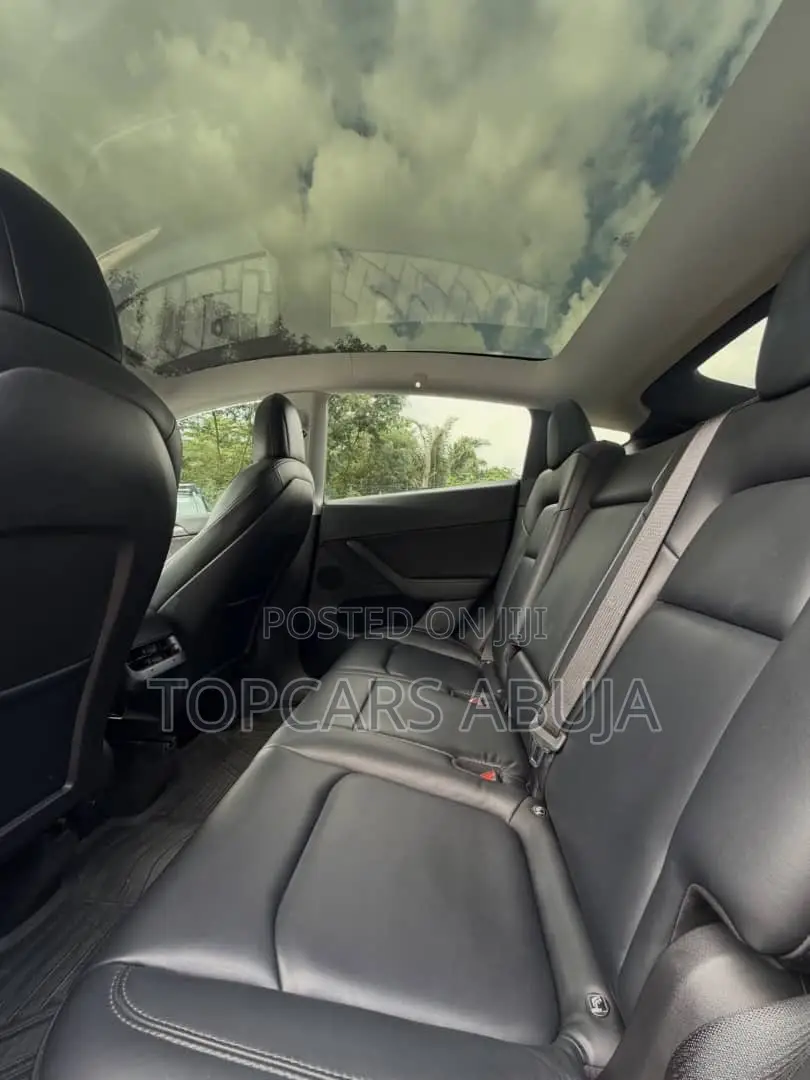 Tesla Model 3 2023 Blue