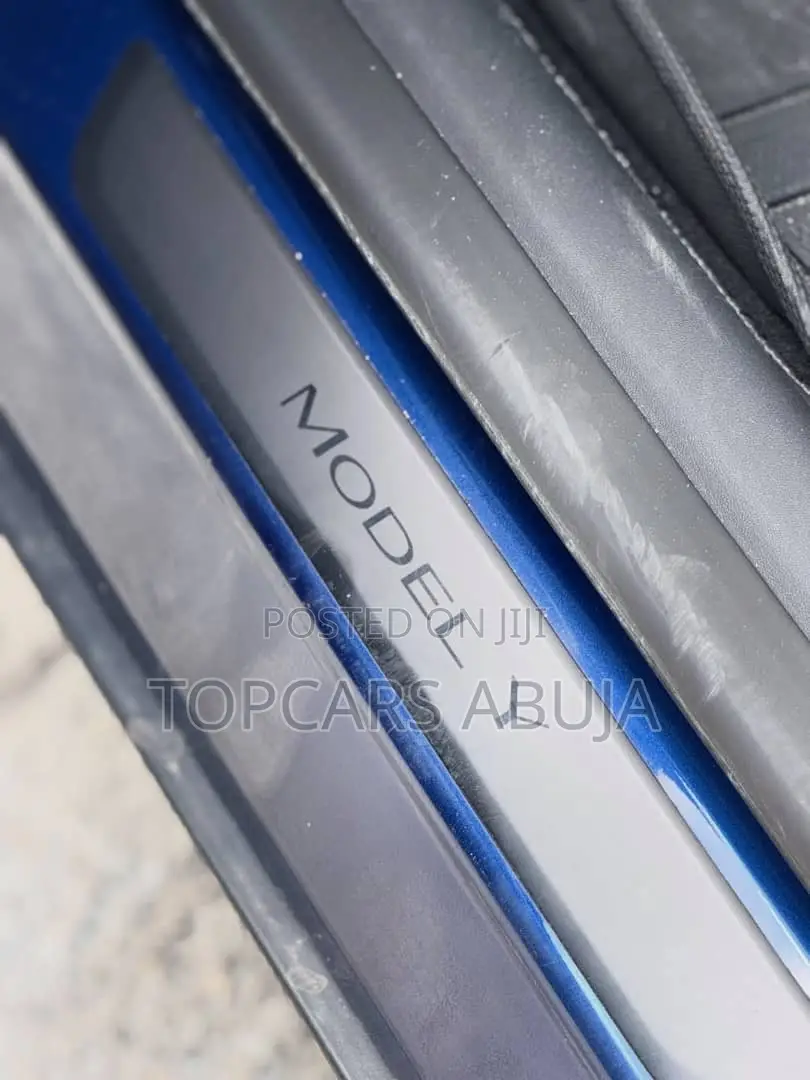 Tesla Model 3 2023 Blue