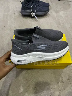 Size 42 Brand New Skechers Nike Sneakers Sale
