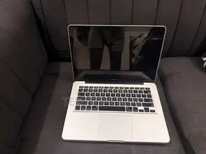 Laptop Apple MacBook 8GB Intel Core i5 HDD+SSD 128GB