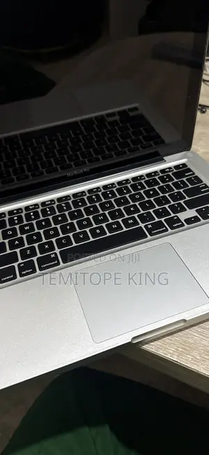 Laptop Apple MacBook 8GB Intel Core i5 HDD+SSD 128GB