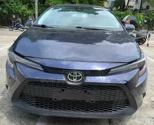 Toyota Corolla SE 2021 Blue