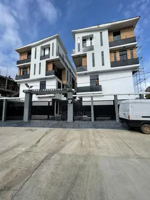 Furnished 2bdrm Penthouse in Lekki for sale