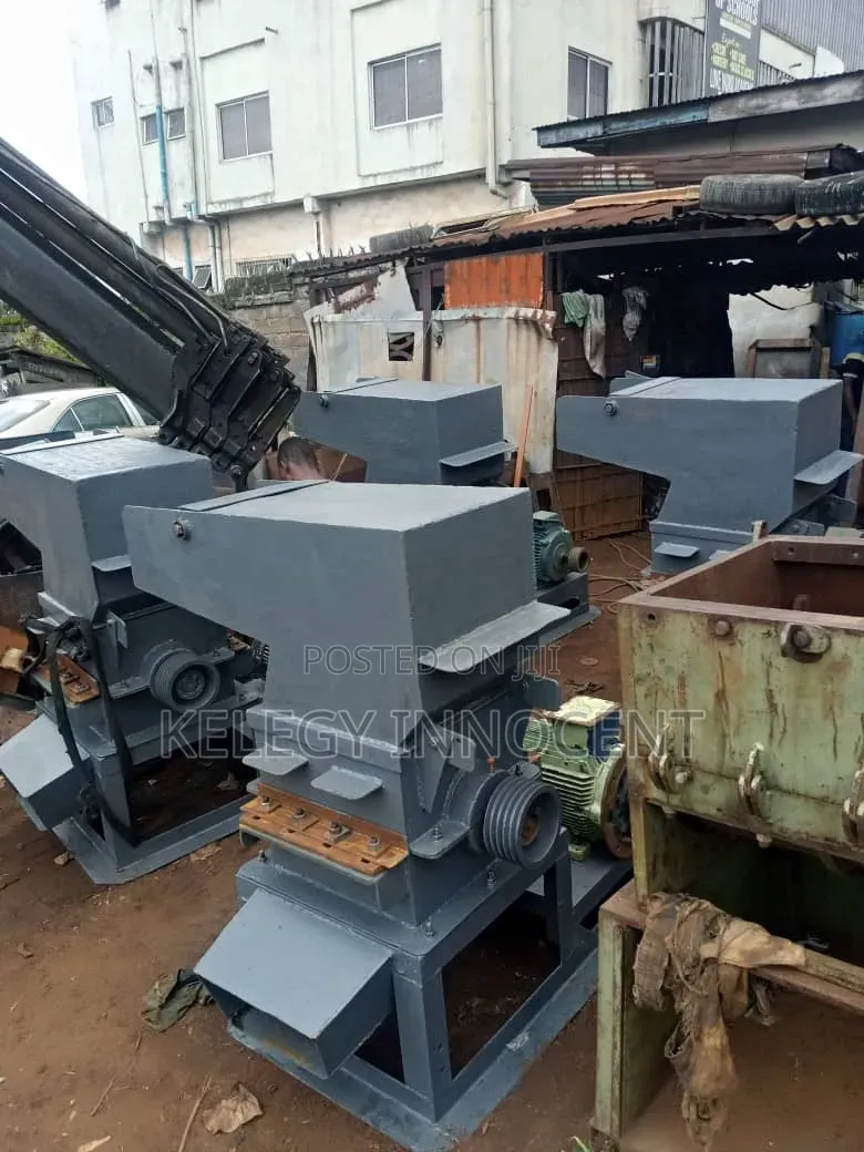 Waste Plastic Crushing Machine