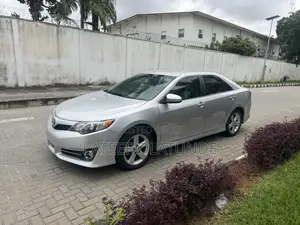 Toyota Camry SE 4dr Sedan (2.5L 4cyl 6A) 2014 Silver