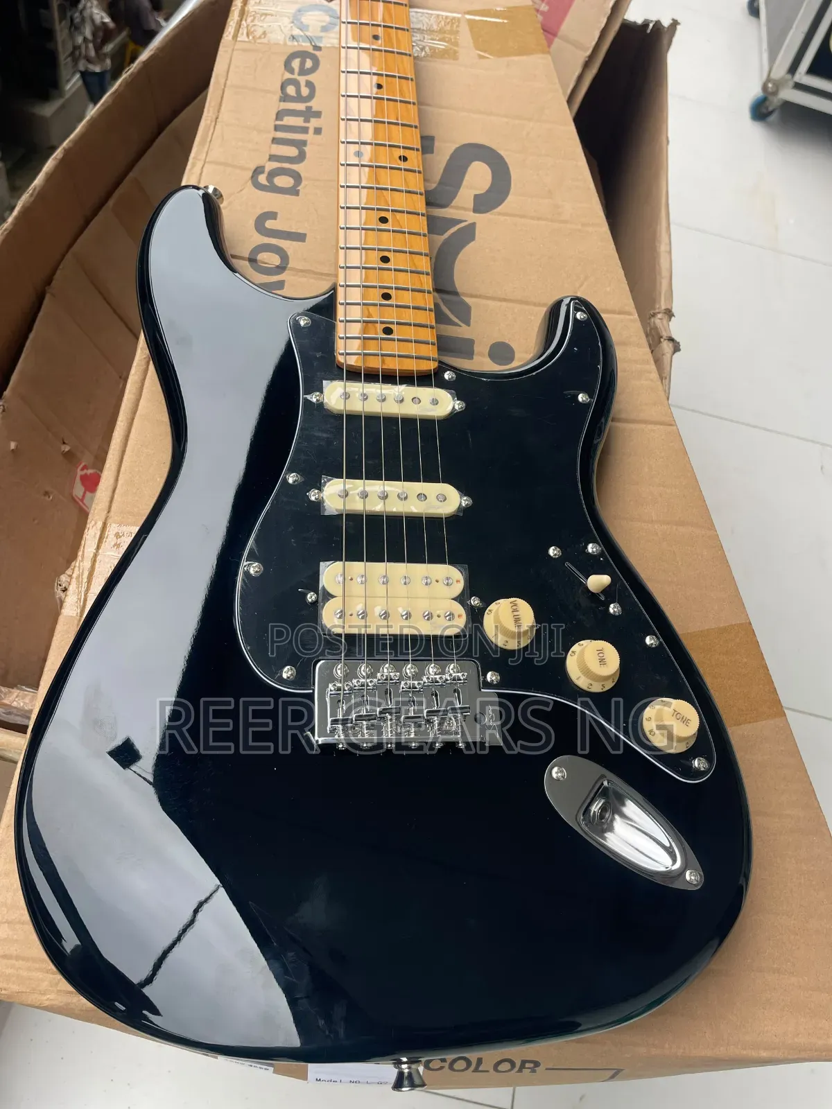 Smiger LG 2 Pro Black Stratocaster Guitar
