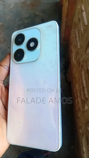 Tecno Spark 20 256 GB Silver