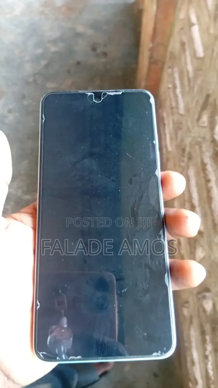 Tecno Spark 20 256 GB Silver