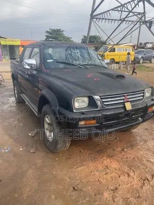 Mitsubishi L300 1987 Black