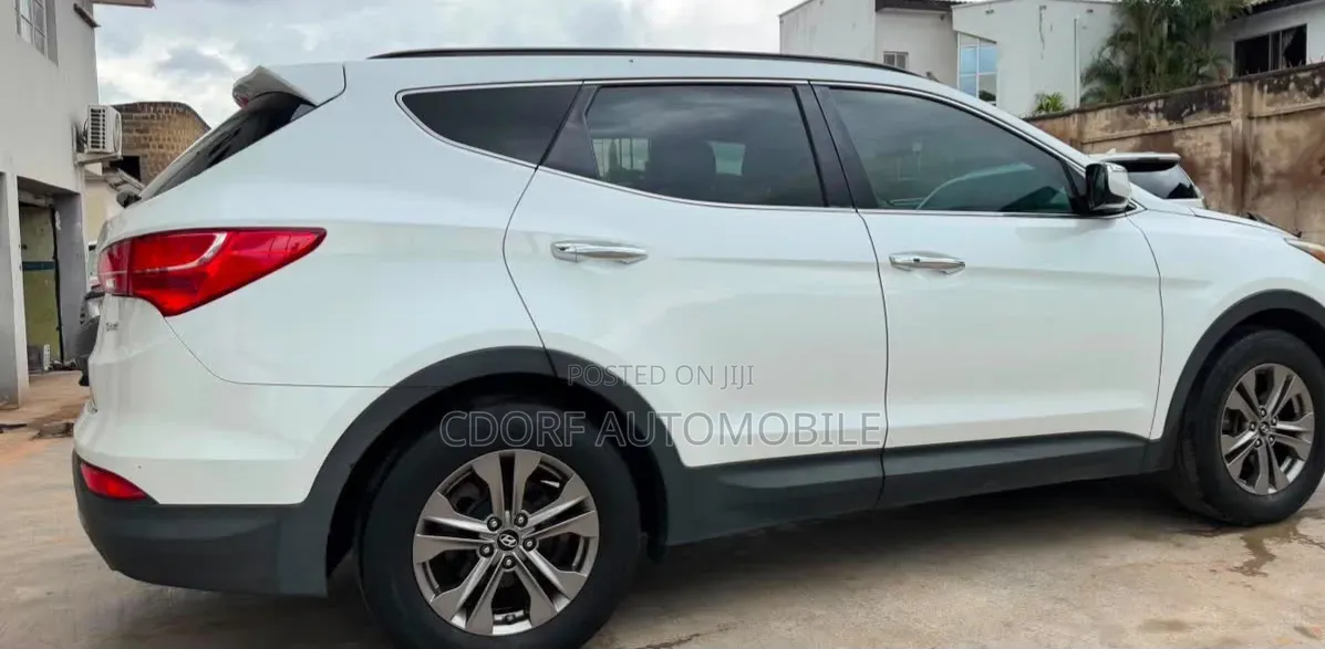 Hyundai Santa Fe 2014 White