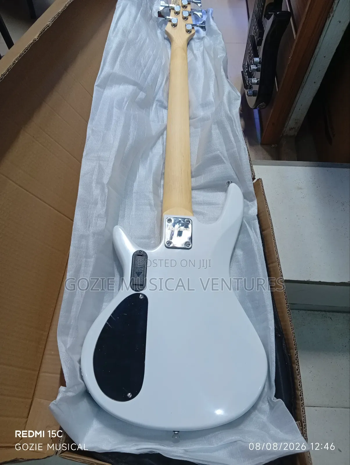 24frets Ibanez 5-String Ative Bass Guitar White Colour With Bag Cable