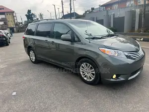 Toyota Sienna 2012 Green