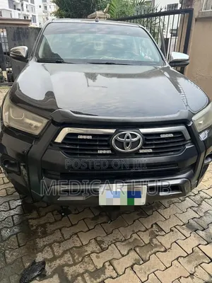 Toyota Hilux 2019 Black
