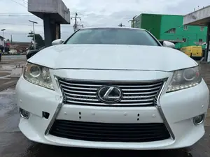 Lexus ES 350 FWD 2014 White