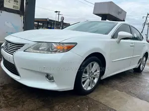 Lexus ES 350 FWD 2014 White