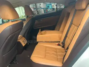 Lexus ES 350 FWD 2017 White