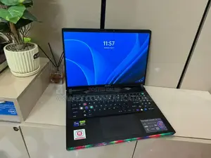 Laptop MSI Raider GE68HX 13VI-202US 32GB Intel Core i9 SSD 1T