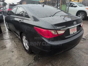 Hyundai Sonata GLS Sedan FWD (2.4L 4cyl 6A) 2012 Gray