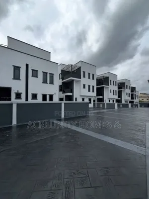 4bdrm Duplex in Old Bodija Estate for sale