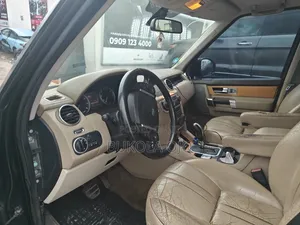 Land Rover Lr4 2012 Brown