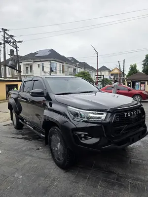 Toyota Hilux 2025 Black