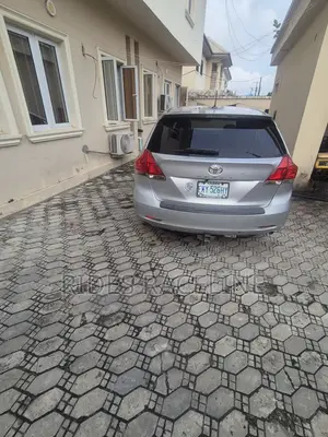 Toyota Venza V6 2010 Silver