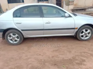 Toyota Avensis 2001 Silver